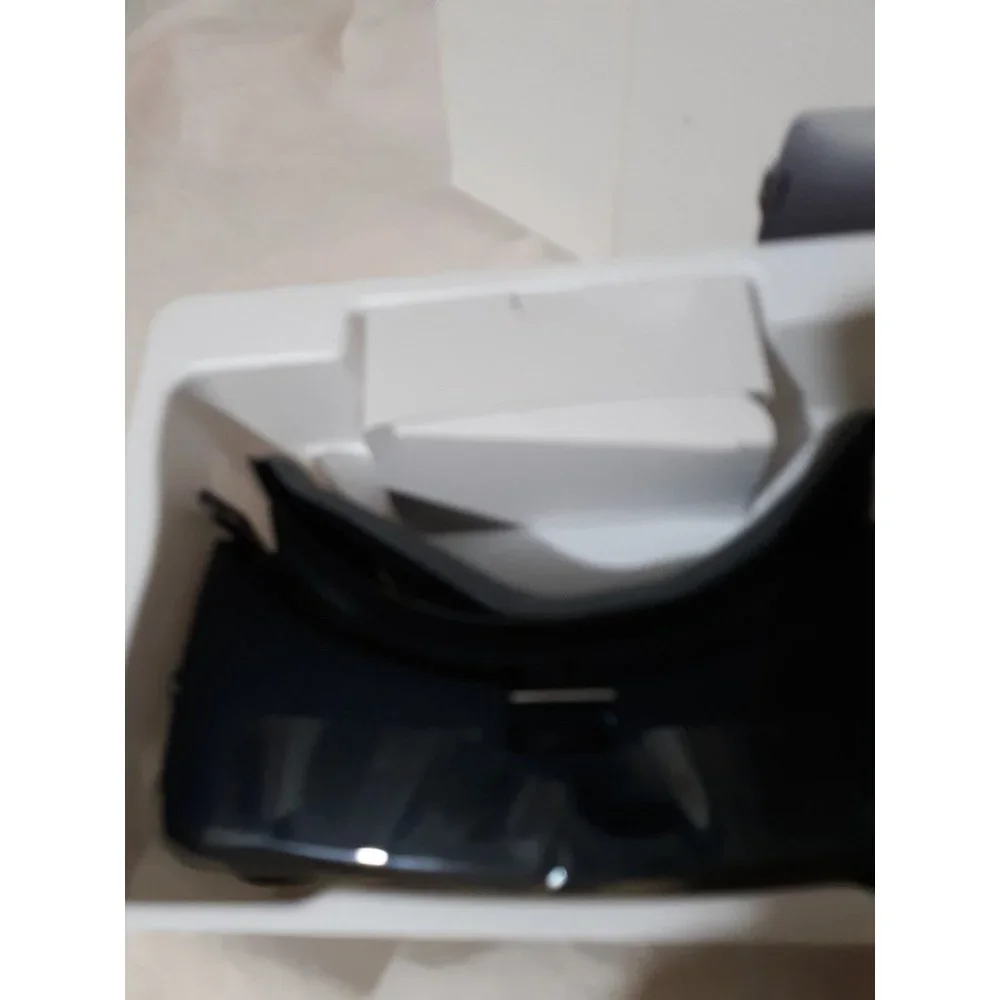Samsung Gear VR still wrapped in pkg